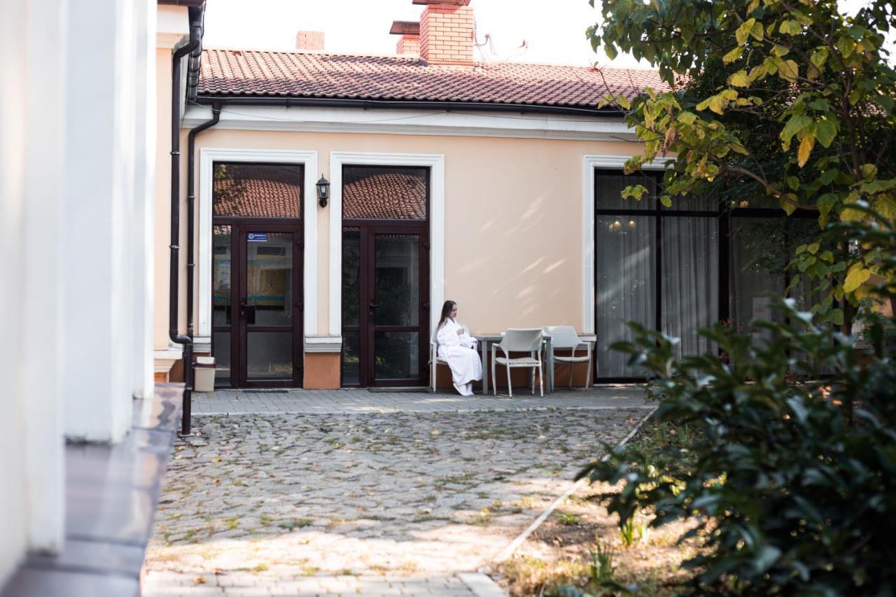 Alex Hotel Odessa Exterior foto